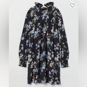 H&M ruffle sleeves floral a line